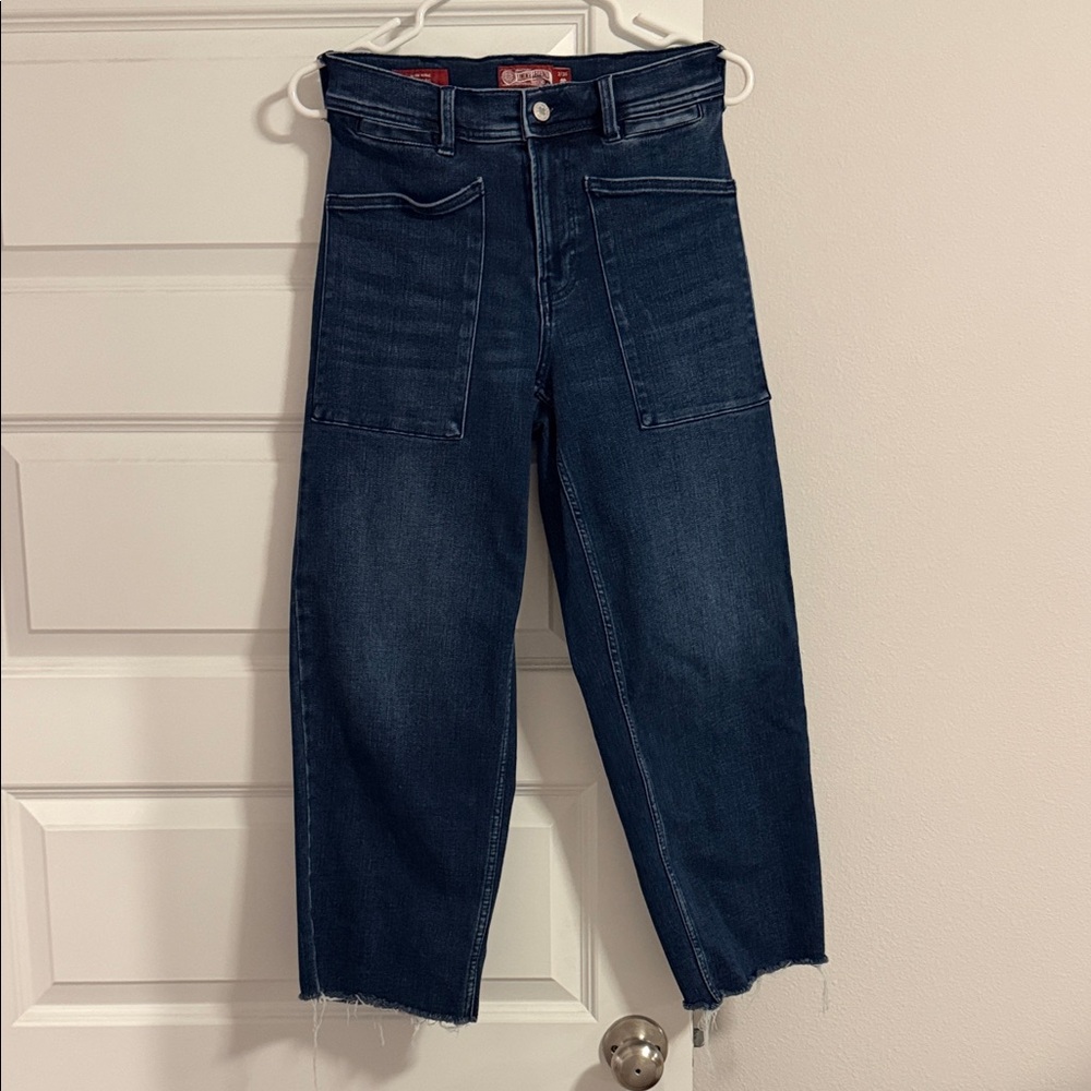Lucky Brand Dark Blue Cropped Jeans